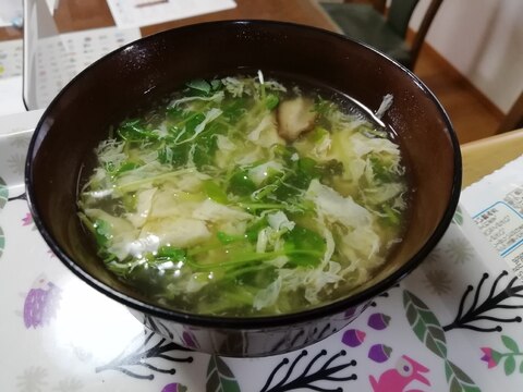 豆苗と椎茸のかきたまスープ